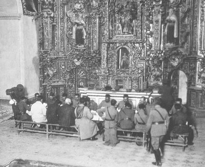 Een banket van hoge officieren onder leiding van generaal Amaro in de kerk van San Joaquin in Mexico-stad, 1926