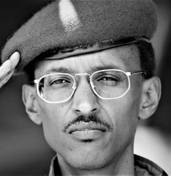 Paul Kagame in 1994, na de overwinning van de Tutsi-rebellen. 
