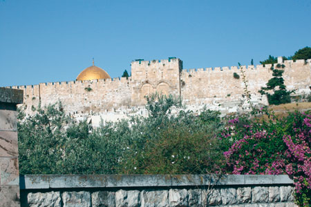 De dichtgemetselde Gouden Poort in de oostelijke omwalling van Jeruzalem