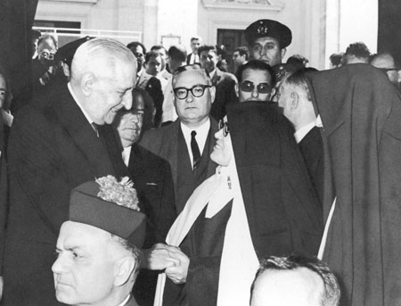 Ontmoeting tussen Dr. Oliveira Salazar en zuster Lucia in Fatima op 13 mei 1967. 