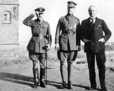 De Britse generaal Haig en lord Curzon, een persoonlijke vriend van Albert, werden op 7 februari 1916 in De Panne ontvangen. 