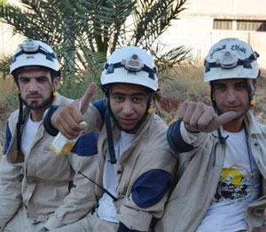 De Witte Helmen «doen zich vóór de camera’s voor als hulpverleners, maar achter de camera’s zijn het jihadisten betaald door Saoedi-Arabië» (P. Daniël Maes).