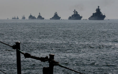 Grote manoeuvres van de Russische vloot bij de haven van Tartous, september 2015.