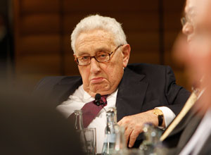 Henry Kissinger, op 95-jarige leeftijd nog altijd de spin in het web.