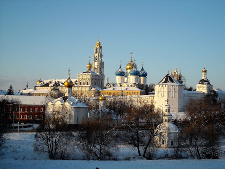 Het Drievuldigheidsklooster van de H. Sergius, waar de grote heilige begraven ligt, is al eeuwenlang het spiritueel centrum van Rusland.