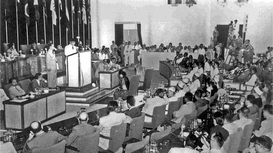 De conferentie van Bandung in april 1955. Grote tenoren waren Nehru (India), Nasser (Egypte) en Soekarno (Indonesië).