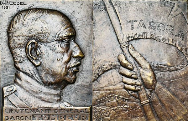 Bronzen herdenkingsplaquette voor generaal Charles Tombeur, die de succesvolle veldtocht van Tabora tegen het Duitse koloniale leger (1916) op zijn palmares mocht schrijven.