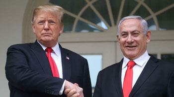 Donald Trump en Israëlisch premier Netanyahu. Nooit tevoren koos een Amerikaans president zo kritiekloos partij voor Israël.