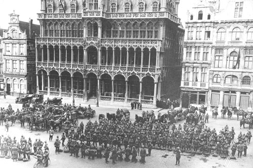 Duitsers op de Grote Markt in Brussel