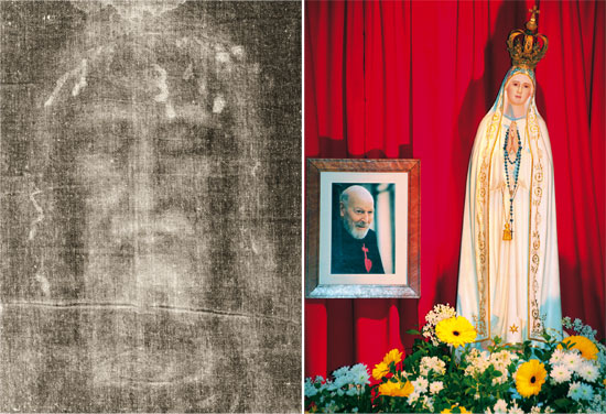 De banieren van paus Franciscus... en van De katholieke Contrareformatie in de 21ste eeuw !