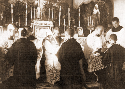 Inkleding in de kapel van Niepokalanow.