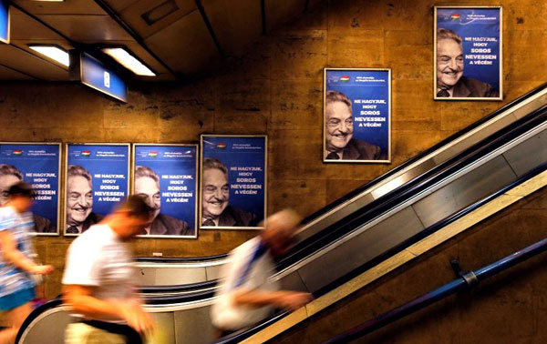 De Hongaarse overheid lanceerde in 2017 een campagne tegen de bemoeienissen van de miljardair: «Laat niet toe dat Soros het laatst lacht!»