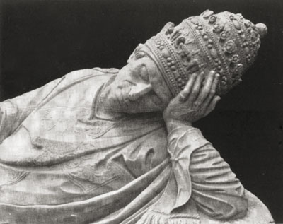 Detail van het grafmonument van Adrianus VI.